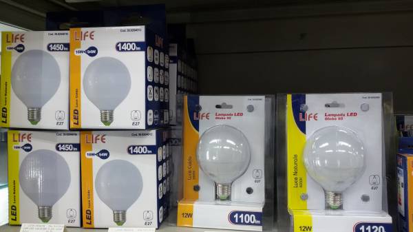 Lampade a led a globo luce calda e fredda